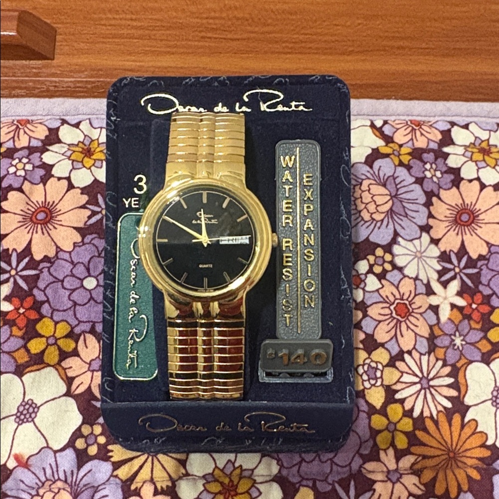 Vintage Oscar de la Renta Gold-Tone Men’s Expansion Band Watch - Gold/Black